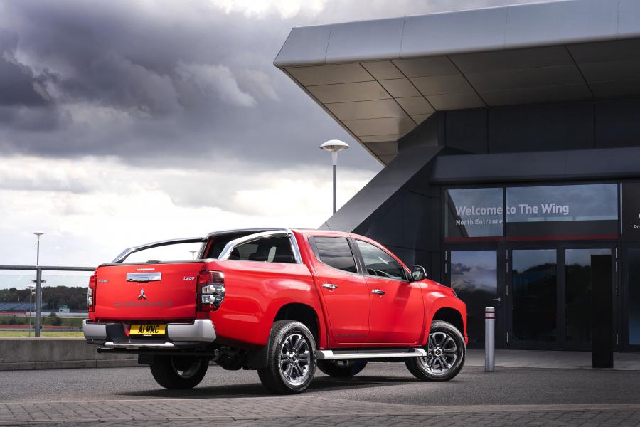  Mitsubishi L200 Barbarian X Double Cab 2019 года  (UK) (фото 29 из 40)